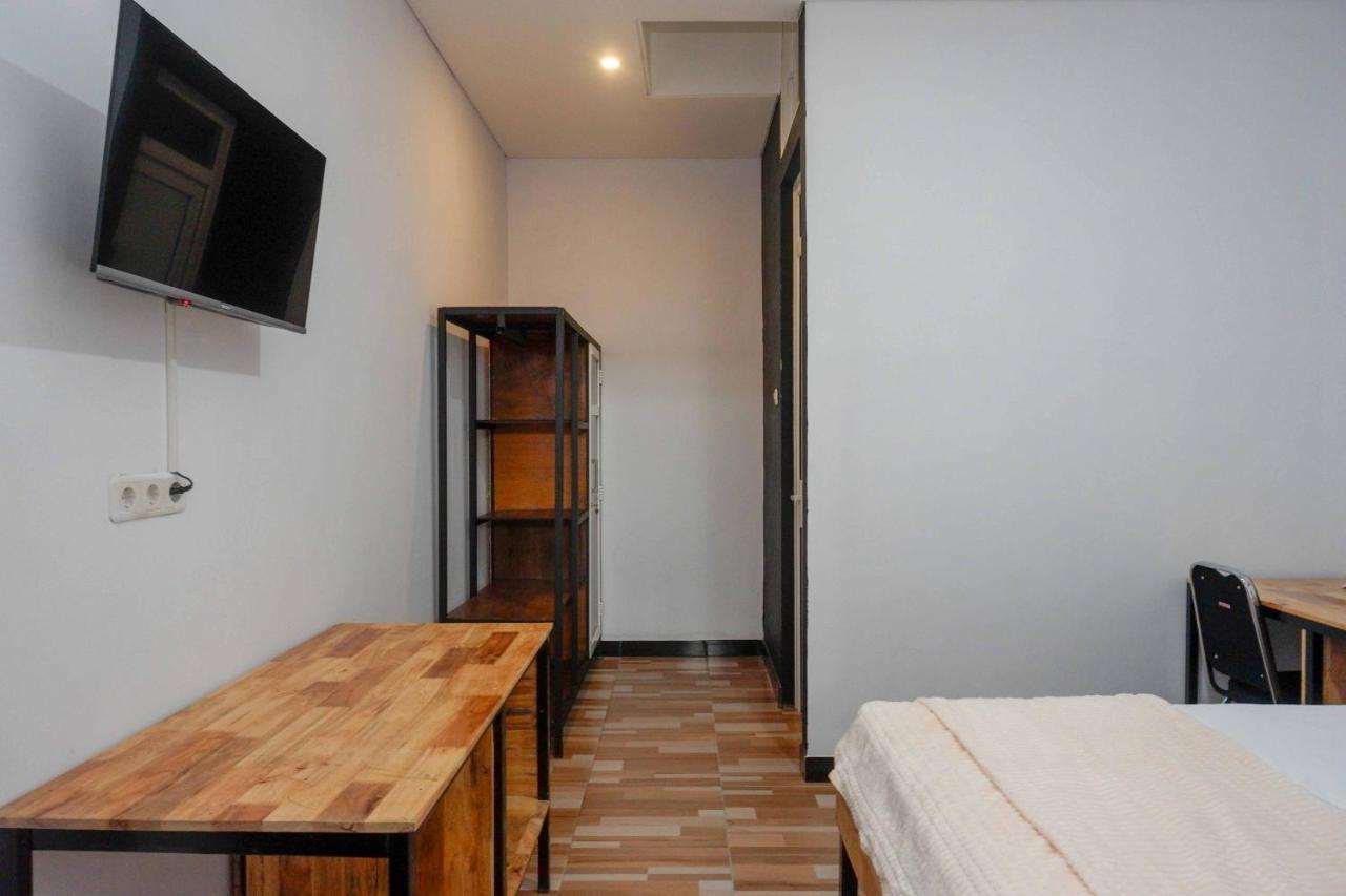 Reddoorz Plus Near Patung Kuda Undip Jatingaleh Exterior photo
